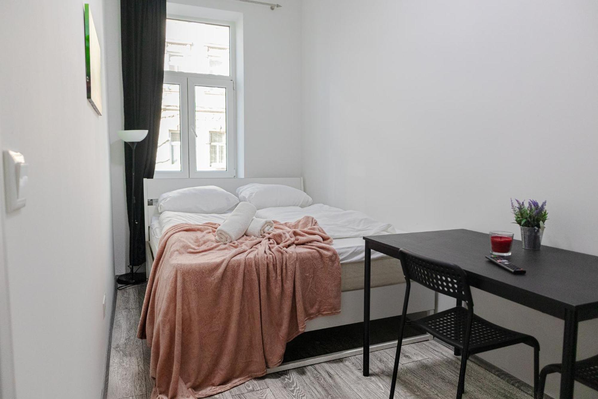 Affordable 5-Br Shared Apartment / Enkplatz U3 Getaway Виена Екстериор снимка