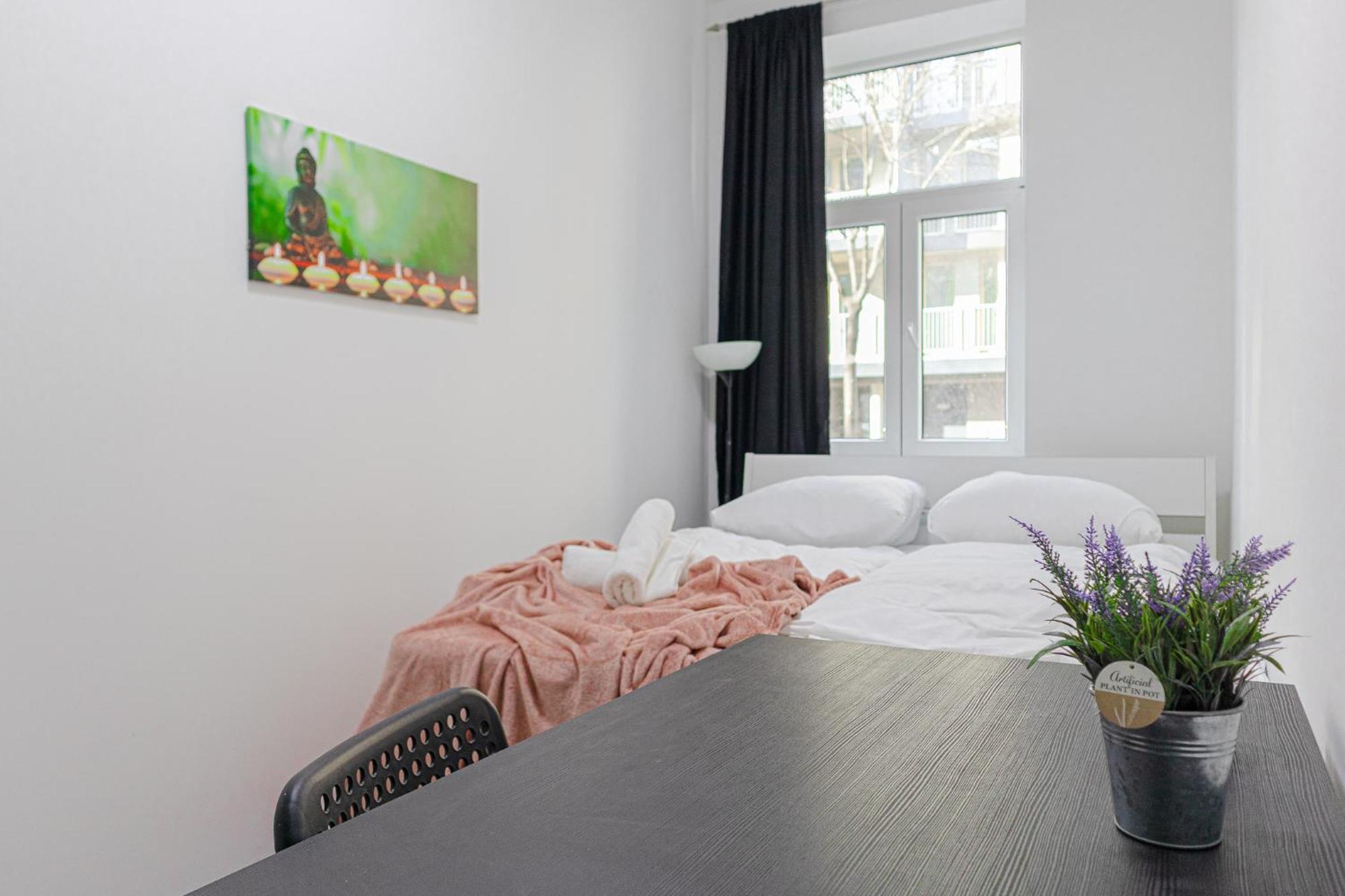 Affordable 5-Br Shared Apartment / Enkplatz U3 Getaway Виена Екстериор снимка