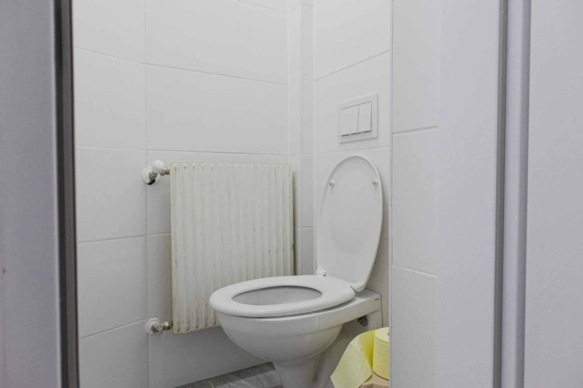 Affordable 5-Br Shared Apartment / Enkplatz U3 Getaway Виена Екстериор снимка