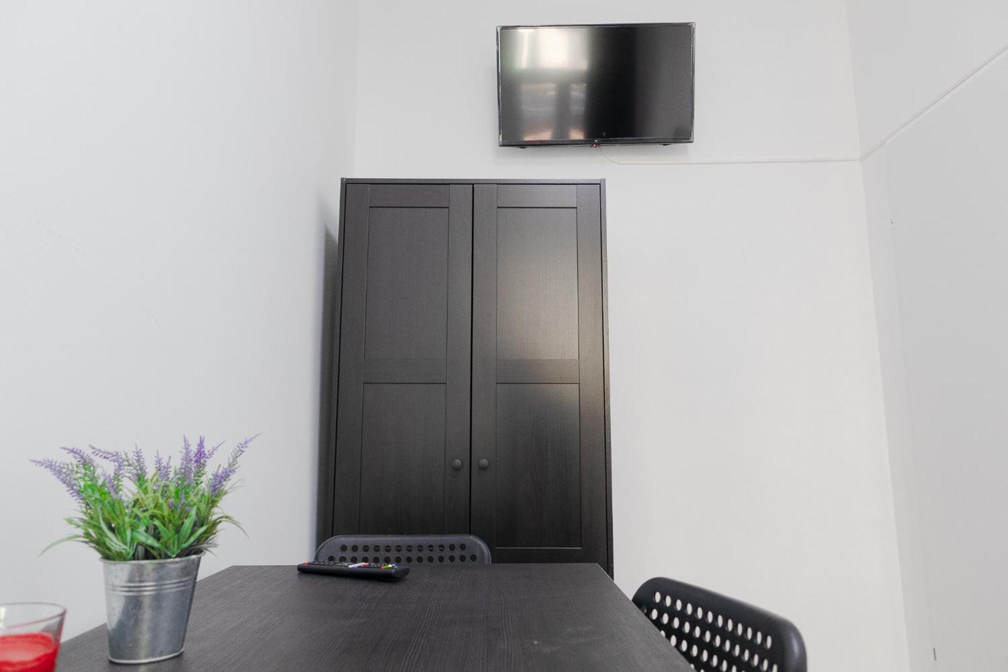 Affordable 5-Br Shared Apartment / Enkplatz U3 Getaway Виена Екстериор снимка