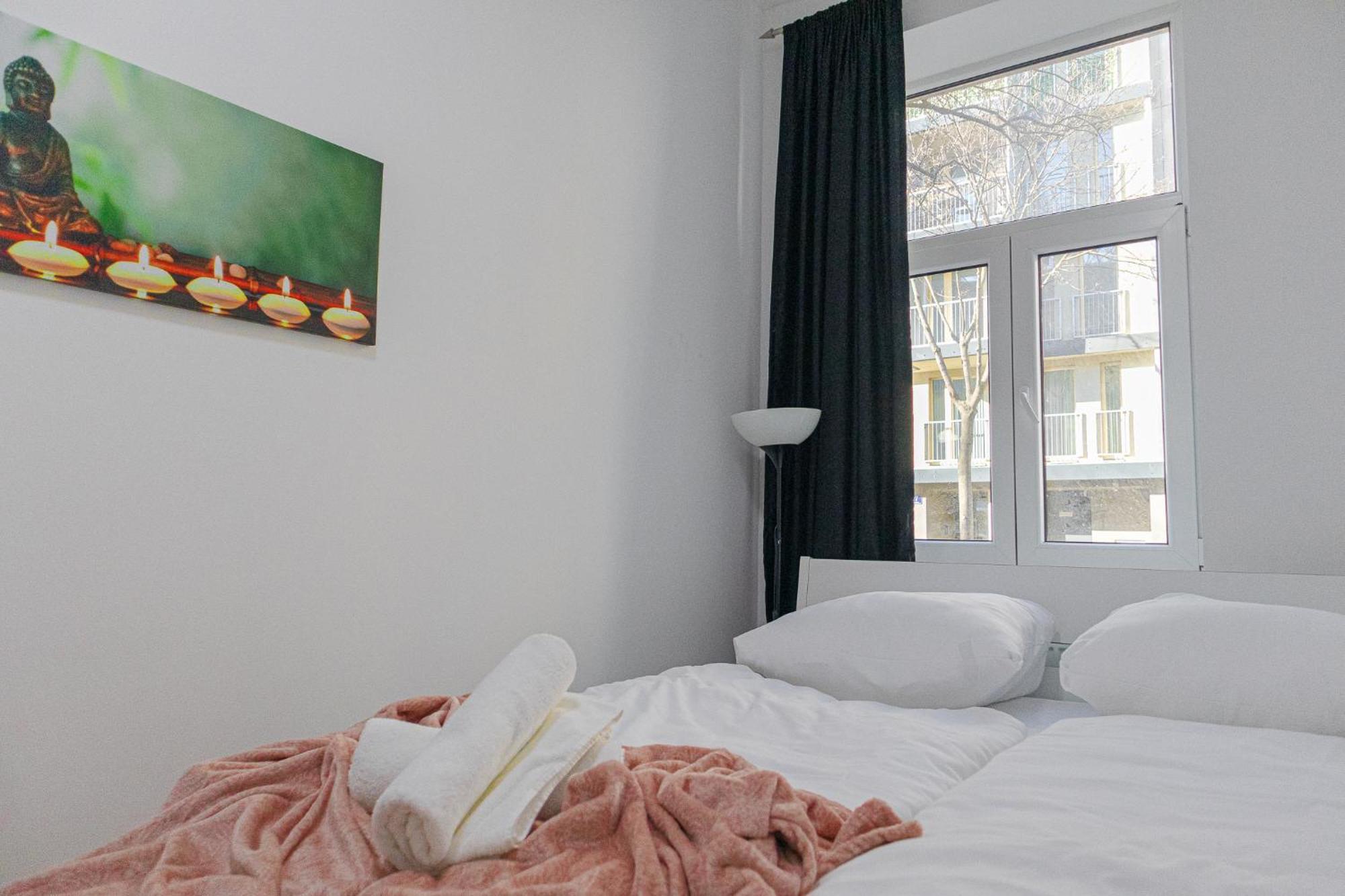 Affordable 5-Br Shared Apartment / Enkplatz U3 Getaway Виена Екстериор снимка